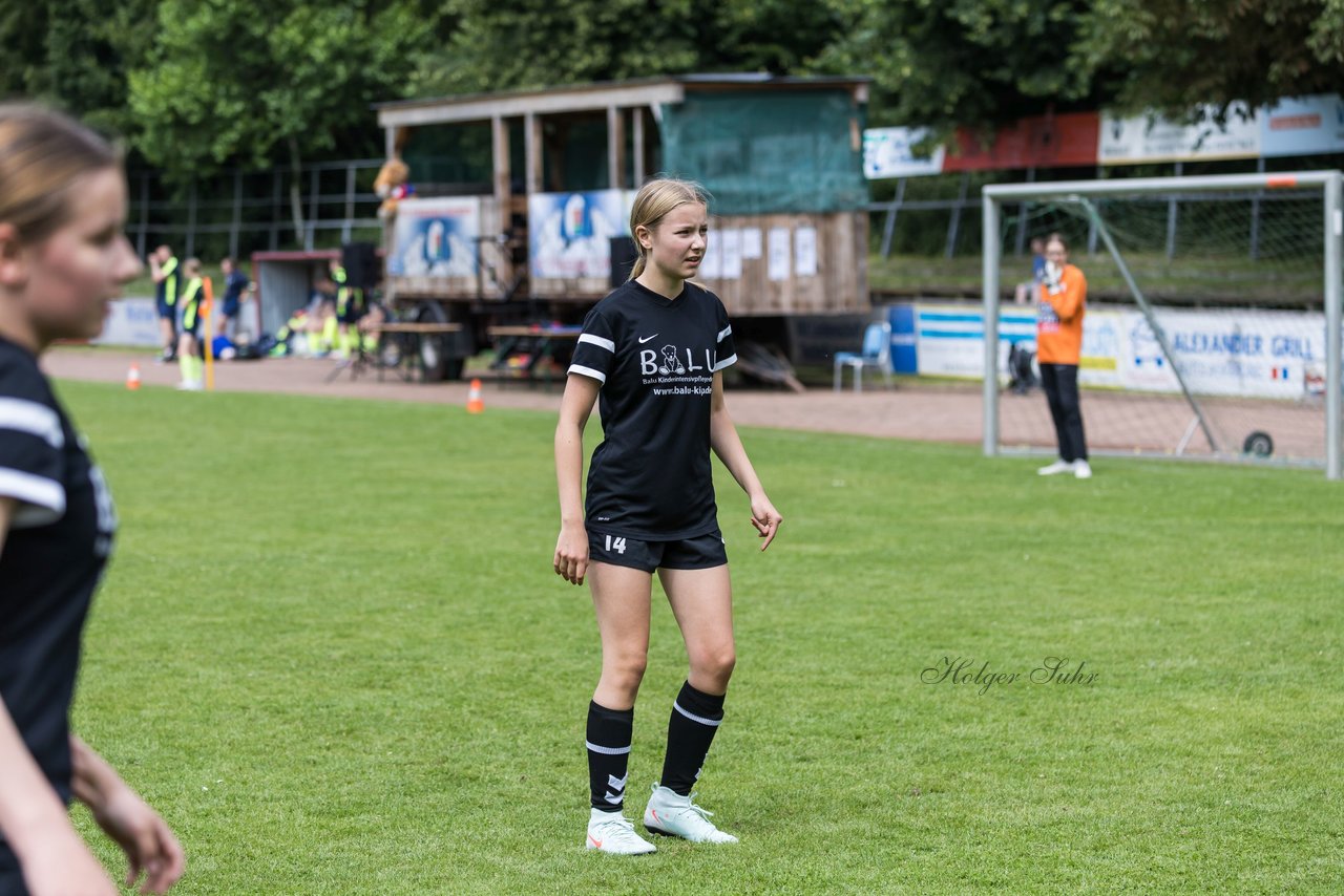 Bild 111 - Loewinnen Cup